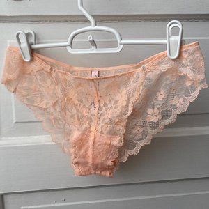 *3/$30* NWT Victoria’s Secret Lace Cheeky Panty